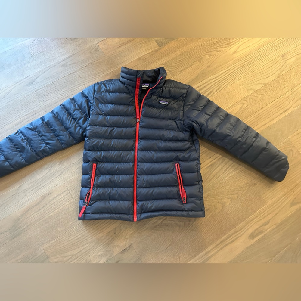Boys Patagonia Jacket “down sweater” Size XL 14